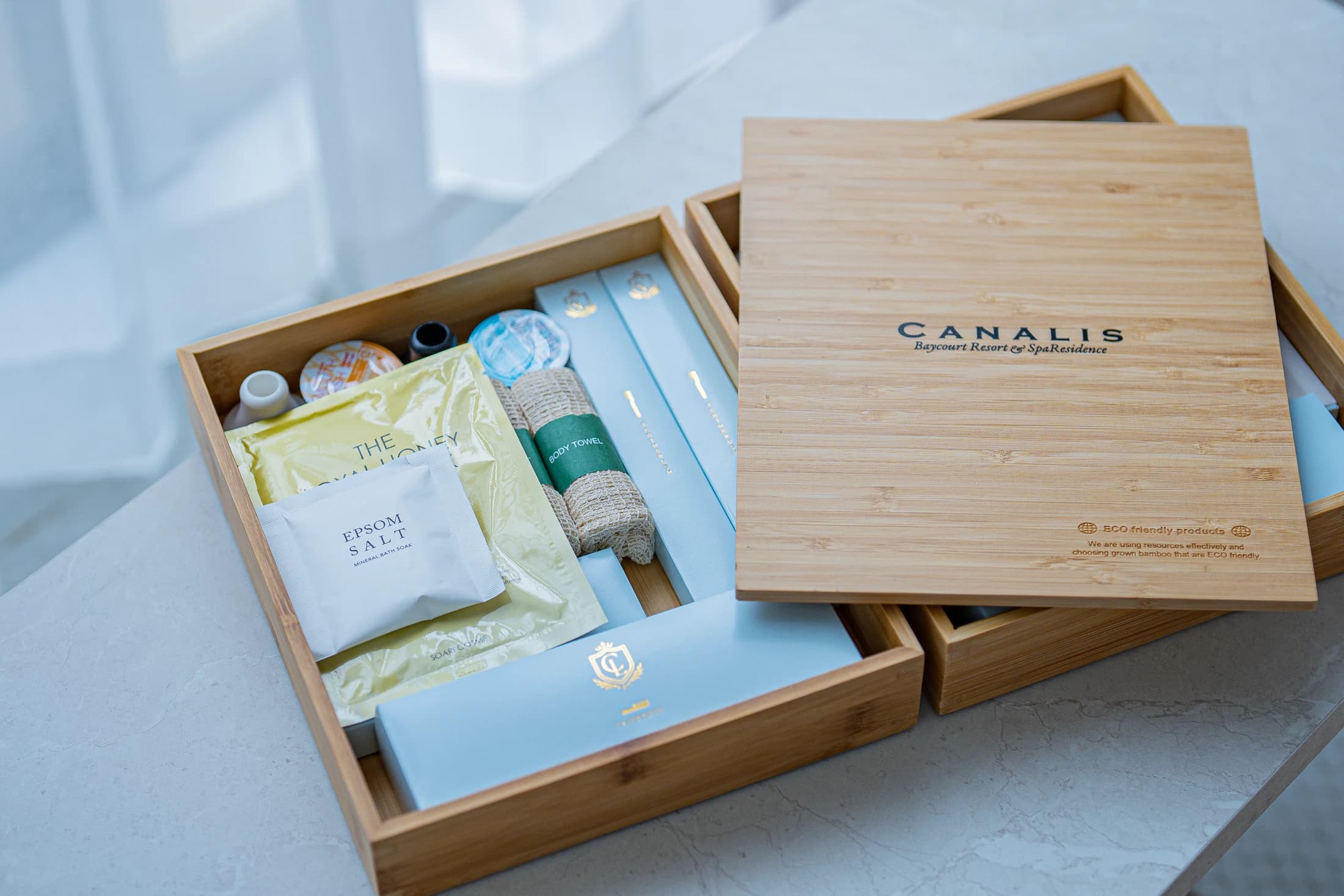 Amenity box bearing the CANALIS logo